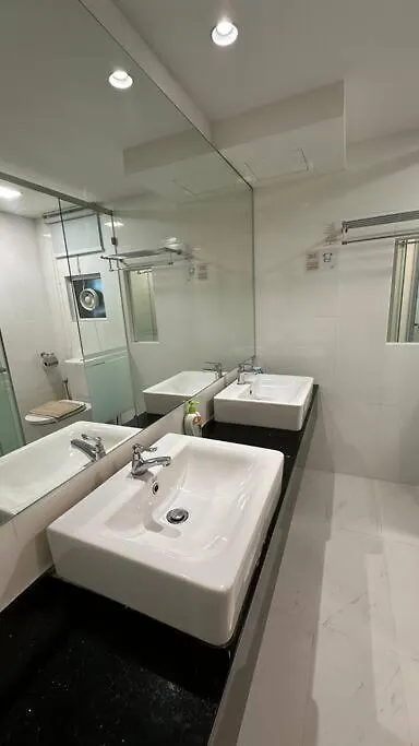 Seaview Seafront Duplex In Town With Wifi & Full Kitchen 83A Apartment George Town