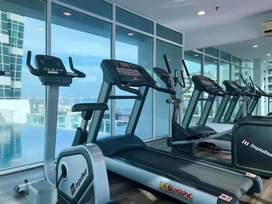 Seaview Seafront Duplex In Town With Wifi & Full Kitchen 83A Apartment George Town Malaysia