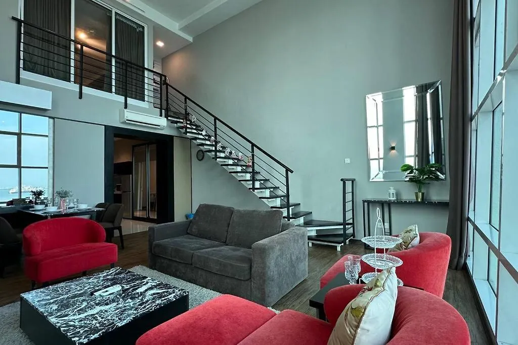 Seaview Seafront Duplex In Town With Wifi & Full Kitchen 83A Apartment George Town