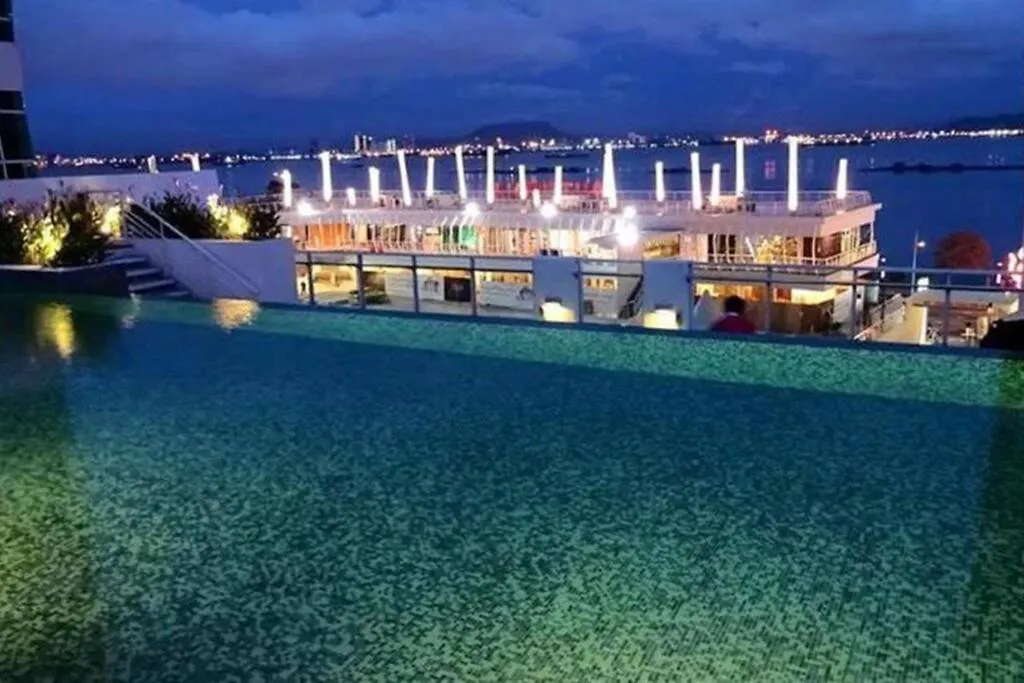 Seaview Seafront Duplex In Town With Wifi & Full Kitchen 83A Apartment George Town