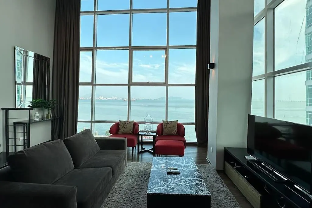 Seaview Seafront Duplex In Town With Wifi & Full Kitchen 83A Apartment George Town